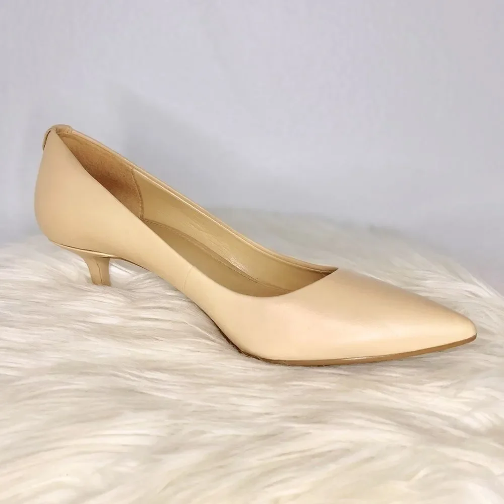 Micheal Kors Dorothy Flex Pump Tan Classic Heel - Color Light Brush - Size: 5.5M - Picture 3 of 16